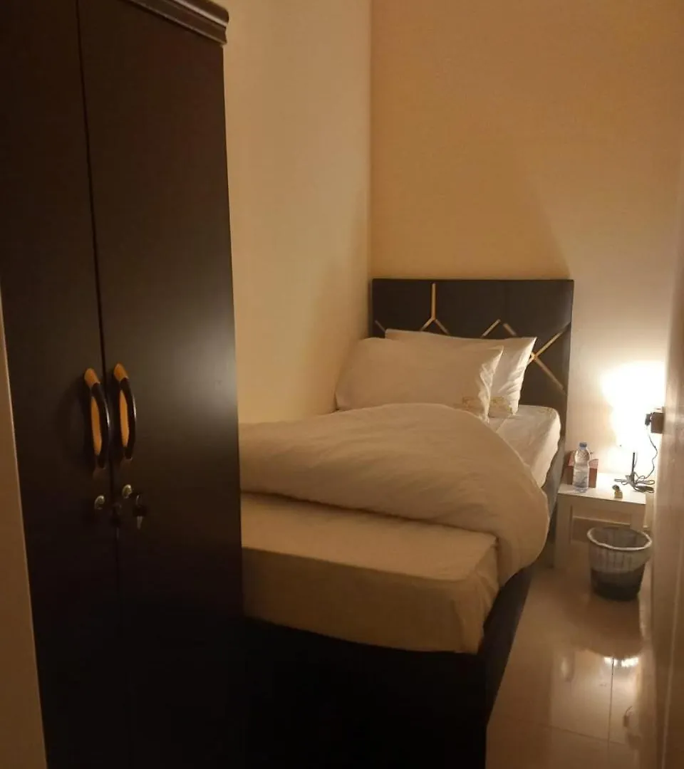 Four Stars Hostel Dubai 0*,  Emirados Árabes Unidos