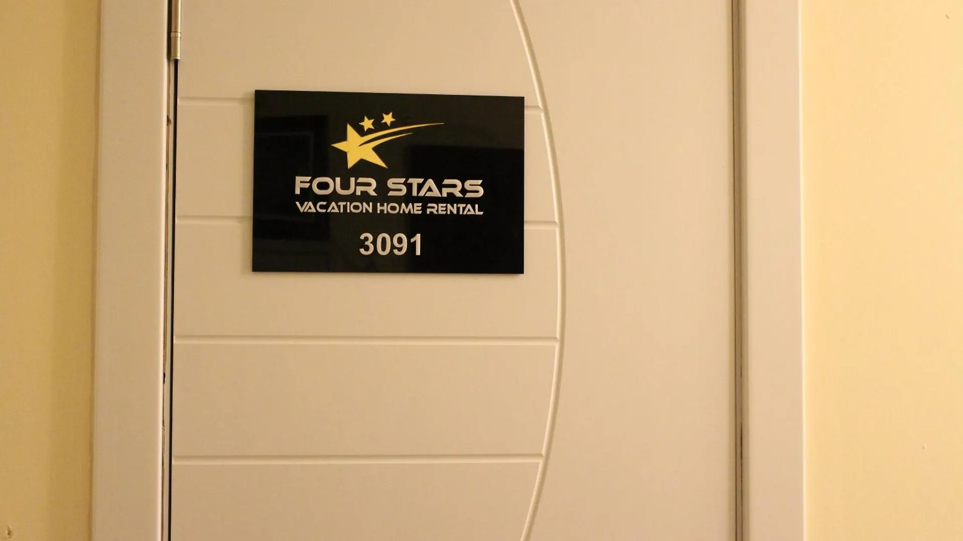 Four Stars Hostel Dubai 0*,  Emirados Árabes Unidos