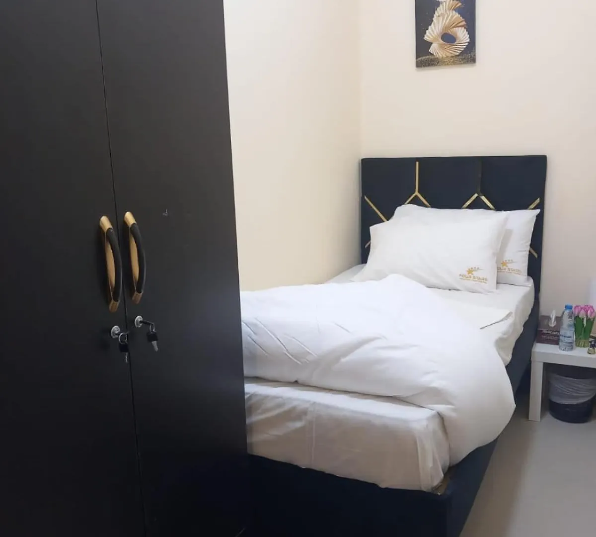 Four Stars Hostel Dubai