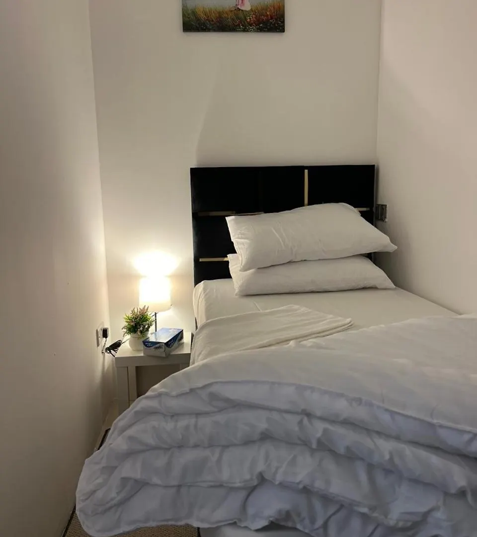 Four Stars Hostel Dubai